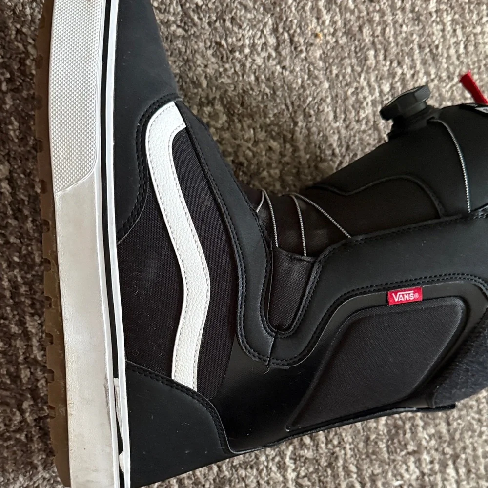 Vans Aura OG Black Snowboard Boots - Picture 10 of 14